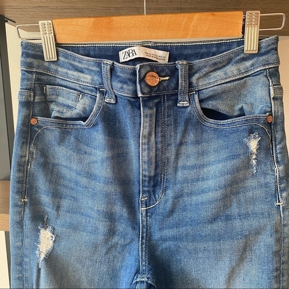 ZARA High Rise Distressed Raw Hem Skinny Jeans - Picture 2 of 9